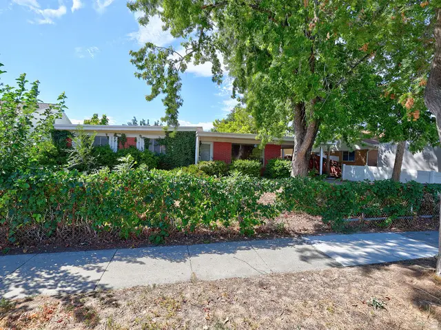 549 W Echo Dr, Murray, UT 84123 - #2