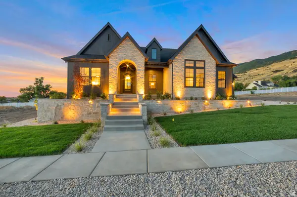 136 W Summerhill Ln, Centerville, UT 84014