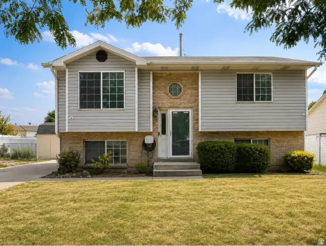 671 W 950 N, Clinton, UT 84015 - #1