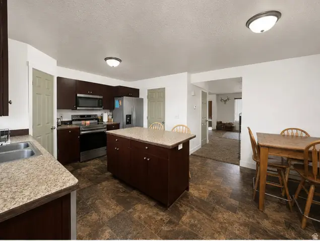 471 N Cottonwood Cir, Roosevelt, UT 84066 - #3
