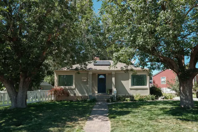 153 S Lakeview Dr, Clearfield, UT 84015 - #2