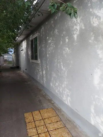220 E 300 N, Bountiful, UT 84010 - #2