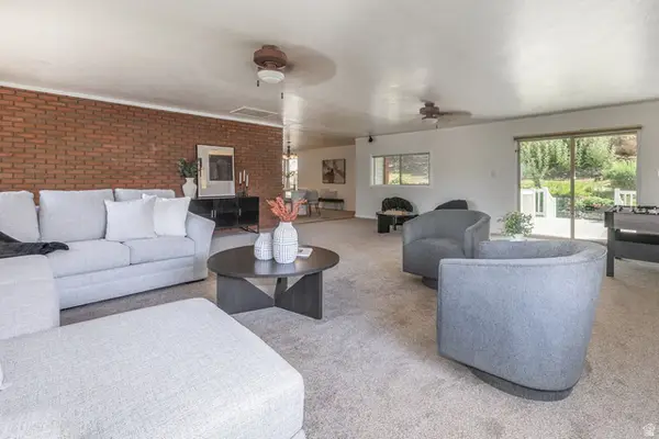 1360 N Nola Dr E, Centerville, UT 84014