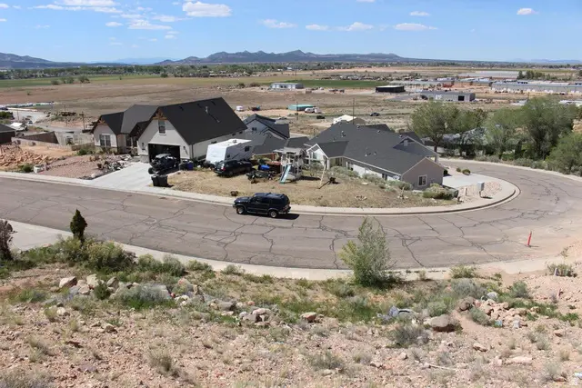 3277 W Cimarron Cir, Cedar City, UT 84720 - #3
