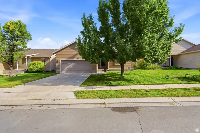 2095 E Frontier St, Eagle Mountain, UT 84005 - #2