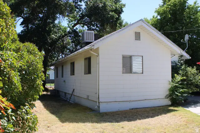 364 Dan St, Ogden, UT 84404 - #2