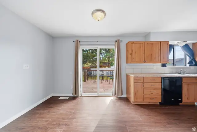 755 Barlow St N, Clearfield, UT 84015 - #2