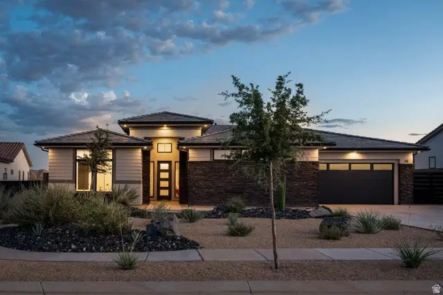 16 N Tabletop St, Washington, UT 84780 - #1