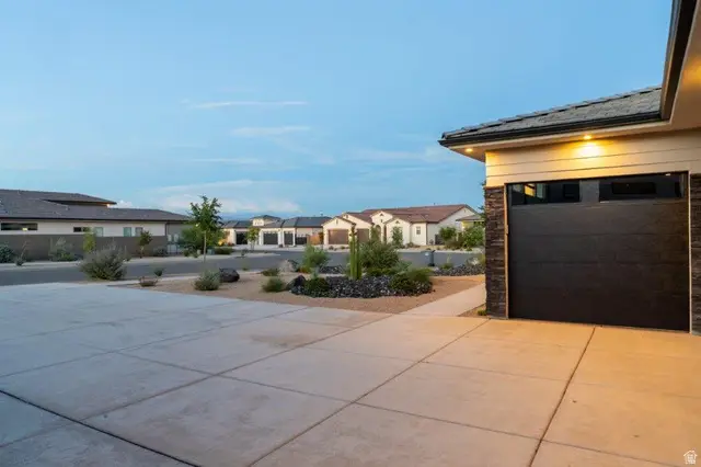 16 N Tabletop St, Washington, UT 84780 - #3