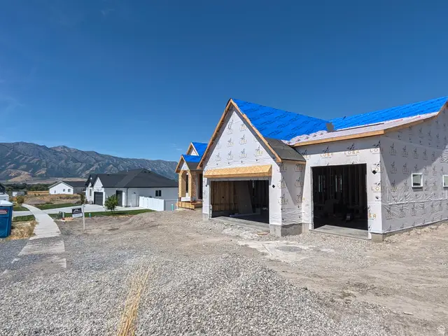 698 W 30 S, Hyrum, UT 84319 - #3