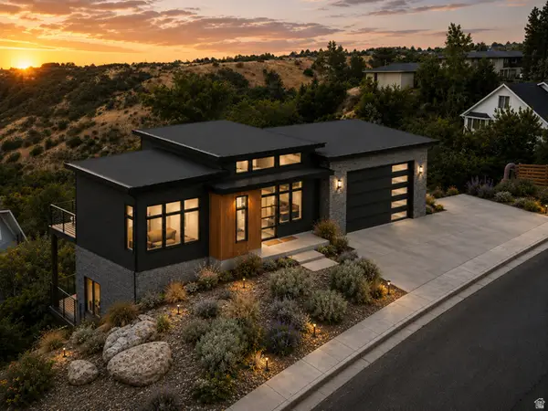 10156 S Majestic Canyon Rd E, Sandy, UT 84092