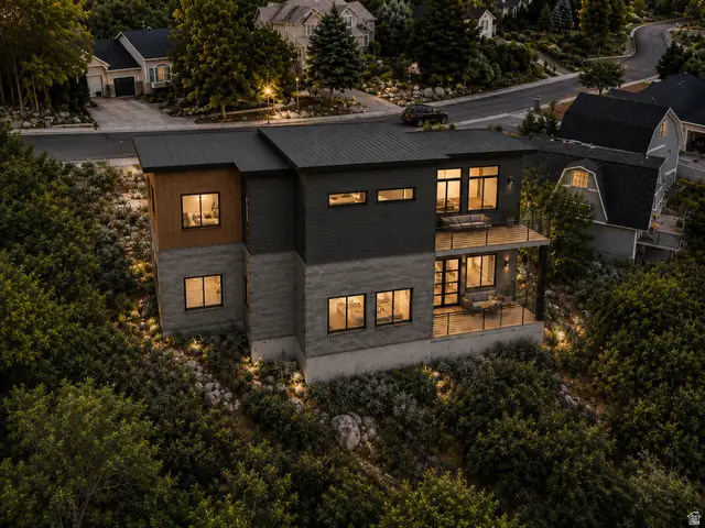 10156 S Majestic Canyon Rd E, Sandy, UT 84092 - #2