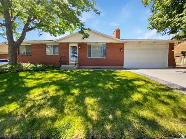 4993 W Niagara Cir S, Salt Lake City, UT 84118