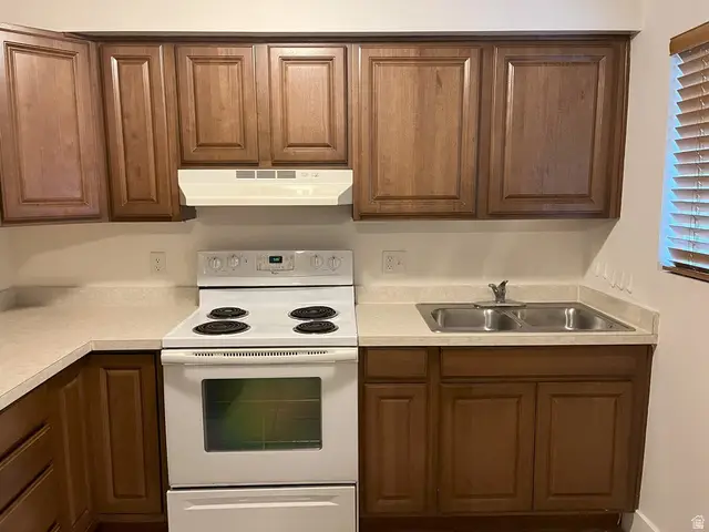 223 S Montgomery St, Salt Lake City, UT 84104 - #3