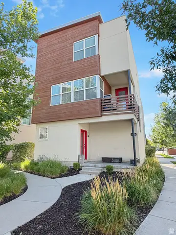 10371 S Roaring Creek Ln, South Jordan, UT 84009 - #1