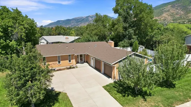 2407 E Country Oaks Dr, Layton, UT 84040 - #2