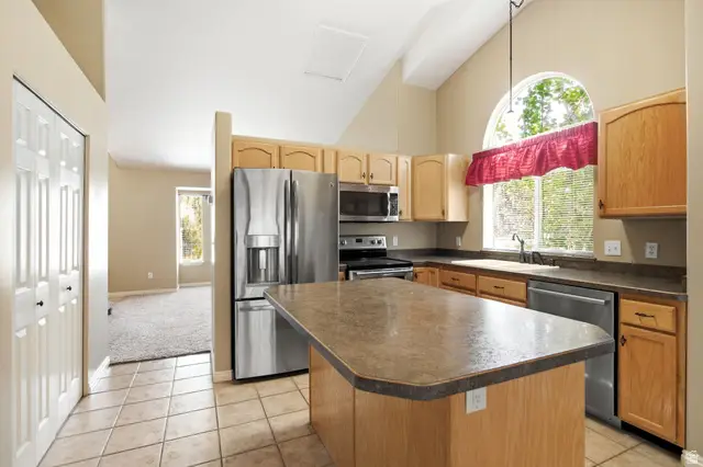 7296 S Jasper Dr, West Jordan, UT 84081 - #3