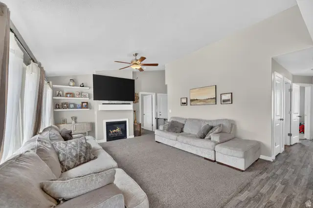 1173 W Honeycomb Dr, Grantsville, UT 84029 - #3