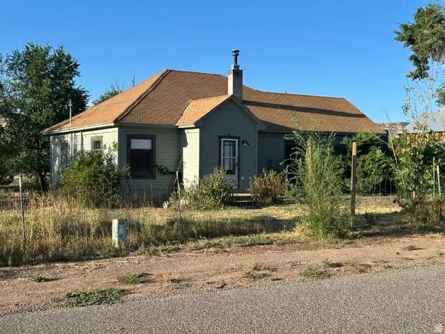 325 W 400 S, Escalante, UT 84726 - #1
