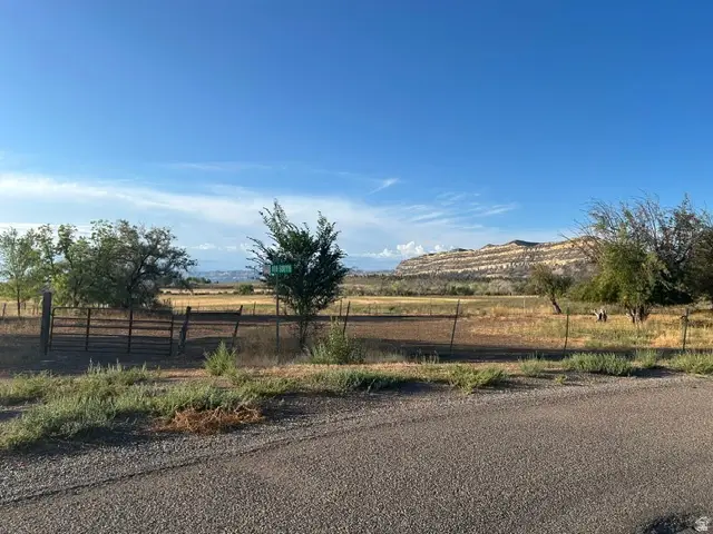325 W 400 S, Escalante, UT 84726 - #2