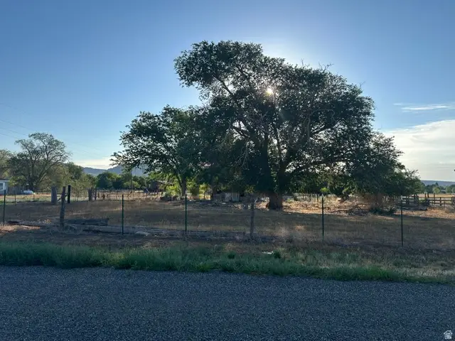 325 W 400 S, Escalante, UT 84726 - #3
