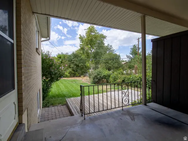 6192 S Vinecrest Dr E, Murray, UT 84121 - #3