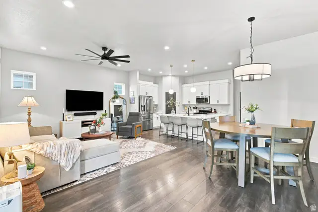 11627 S Skyward Rd, South Jordan, UT 84009 - #3
