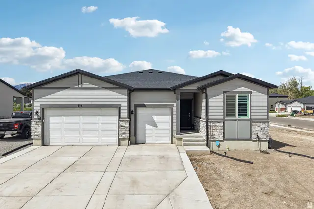 219 N Hatchet Dr W, Grantsville, UT 84029 - #2