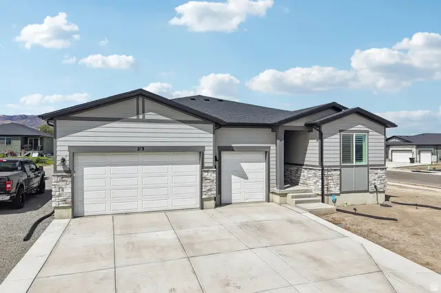 219 N Hatchet Dr W, Grantsville, UT 84029 - #3