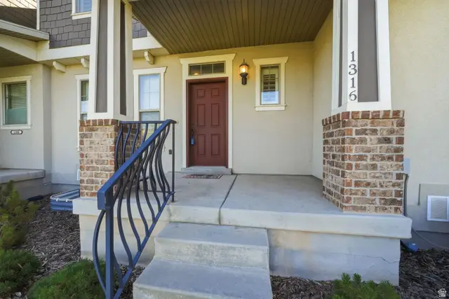 1316 S Mountain Crest Dr W, Woods Cross, UT 84087 - #2