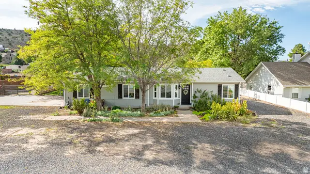 1217 W Topaz Rd, Saint George, UT 84770 - #1