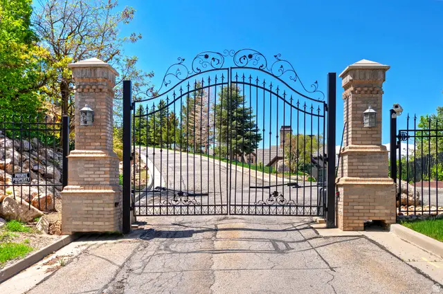 4695 S Thousand Oaks Dr, Salt Lake City, UT 84124 - #2