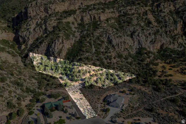 2235 S Chekshani Cliffs #59, New Harmony, UT 84757 - #2