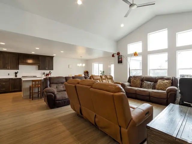 2111 W 1975 N, Farr West, UT 84404 - #2