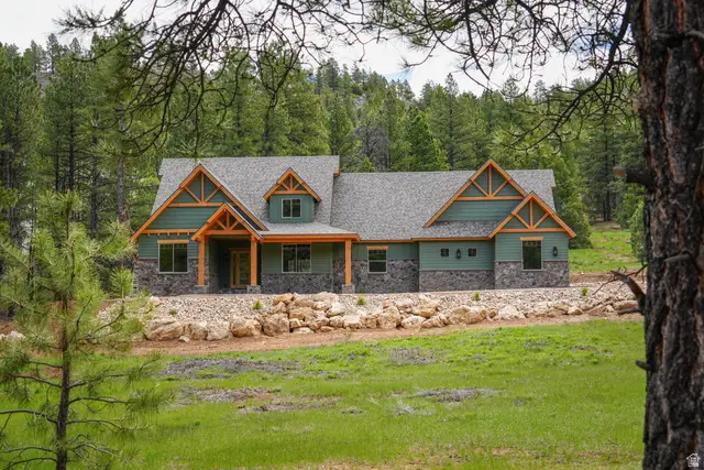 4200 N Elk Meadows Dr, Duck Creek Village, UT 84762 - #2