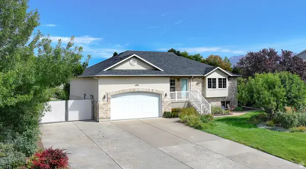 1124 W 2700 S, Syracuse, UT 84075