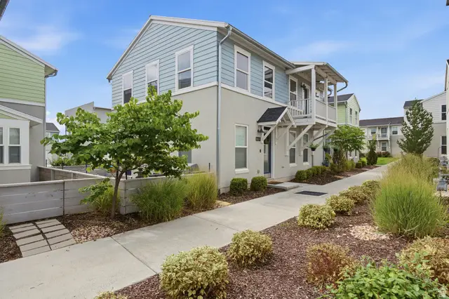 10557 S Redknife Dr W, South Jordan, UT 84009 - #2
