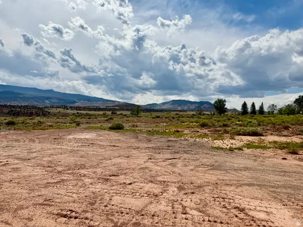 925 W 100 S #1, Torrey, UT 84775