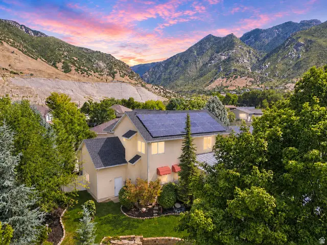 7126 S Griffiths Pl, Cottonwood Heights, UT 84121 - #3