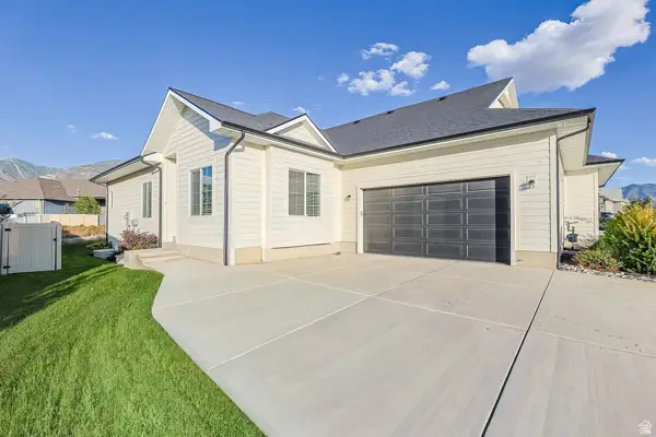 5836 N Glenpoint Dr, Stansbury Park, UT 84074