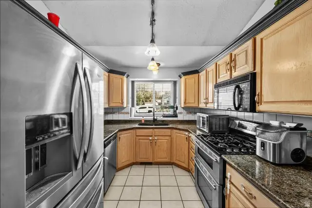 2391 W 2120 N, Clinton, UT 84015 - #2