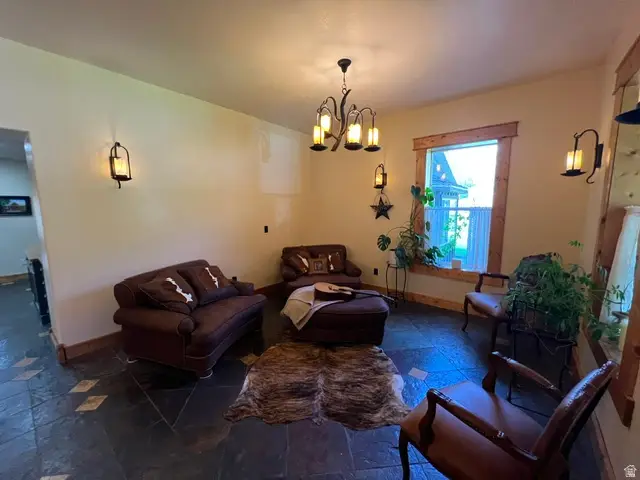 585 N Center St, Midway, UT 84049 - #3