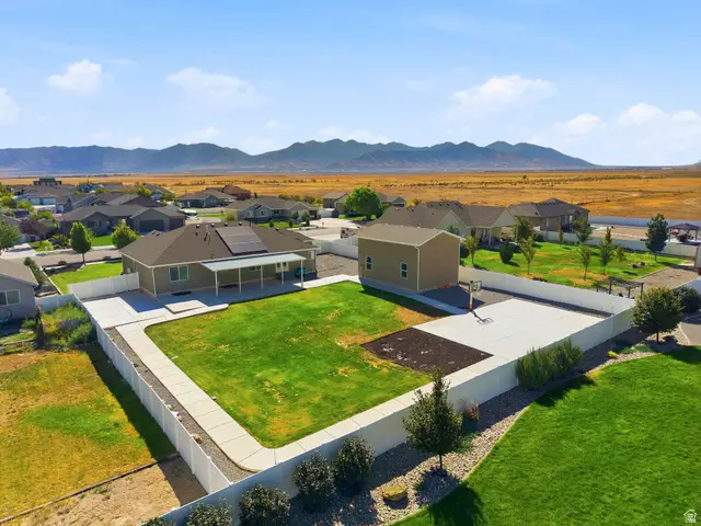 664 S Saddle Rd, Grantsville, UT 84029 - #2