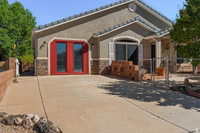 65 E 420 N, La Verkin, UT 84745 - #2