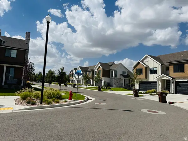 10554 S Bay Meadow Dr E #2, Sandy, UT 84092
