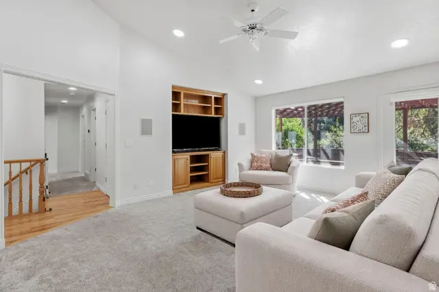 1042 E Center St, Orem, UT 84097 - #3