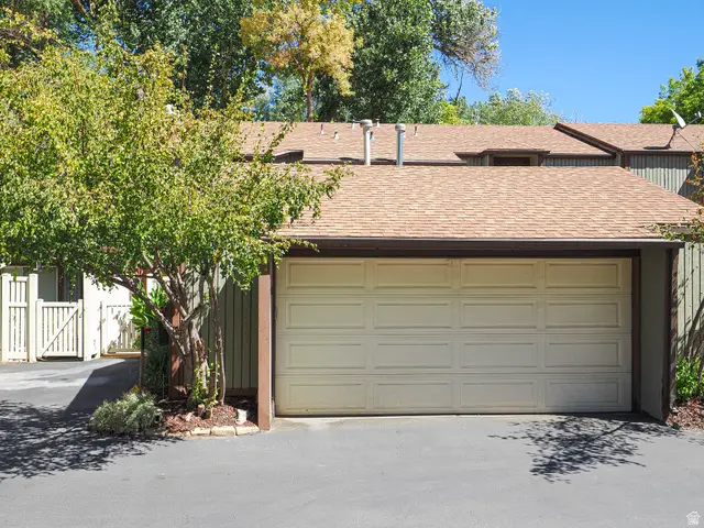 5477 S Willow Ln, Murray, UT 84107 - #3