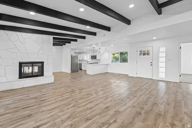 933 W 2300 N, Clinton, UT 84015 - #2