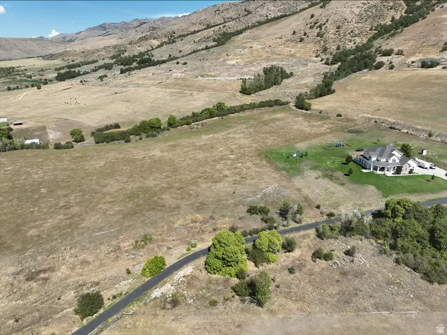 2285 E Maple Leaf Dr, Cove, UT 84320 - #1