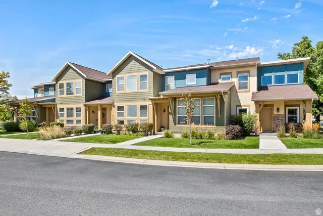 936 W Spring Creek Ln, Farmington, UT 84025 - #3